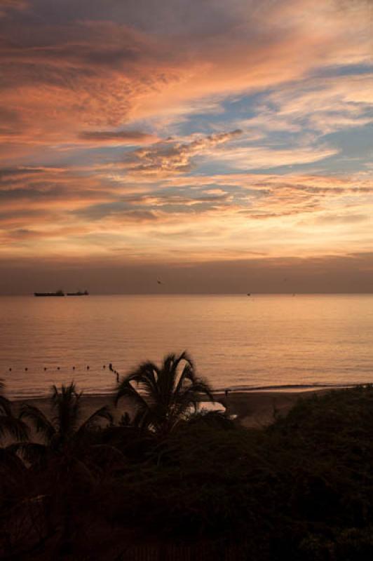 Atardecer en Bahia de Santa Marta, Santa Marta, Ma...