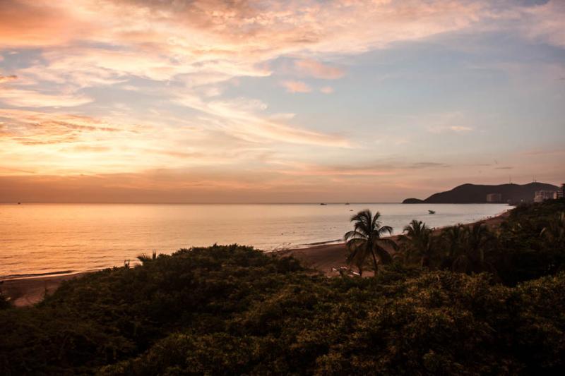 Atardecer en Bahia de Santa Marta, Santa Marta, Ma...