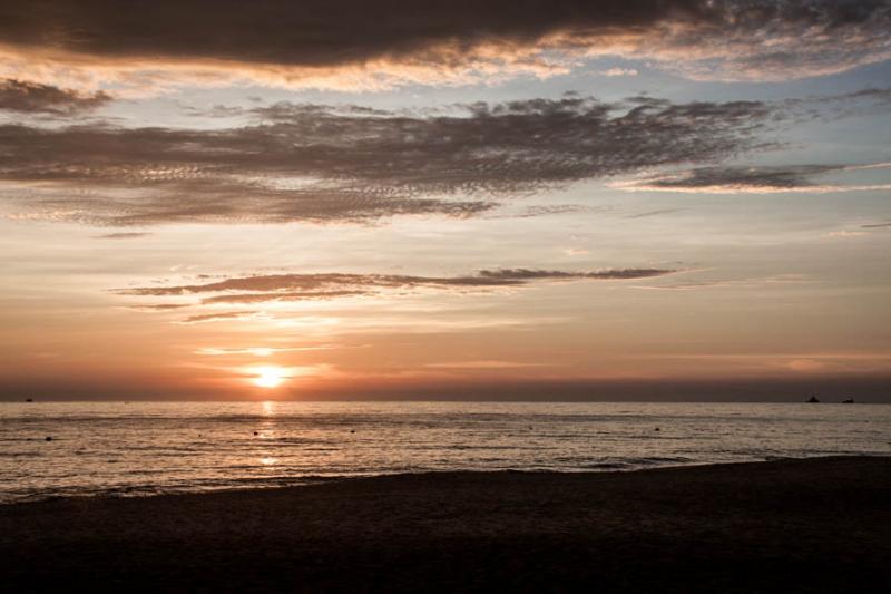 Atardecer en Bahia de Santa Marta, Santa Marta, Ma...