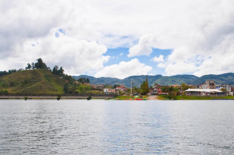 Embalse de Guatape, Guatape, El PeÃ±ol, Antioqui...