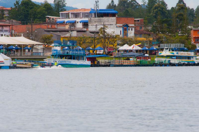 Embalse de Guatape, Guatape, El PeÃ±ol, Antioqui...