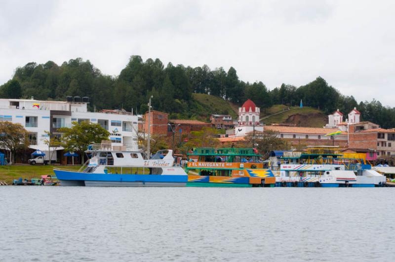 Embalse de Guatape, Guatape, El PeÃ±ol, Antioqui...