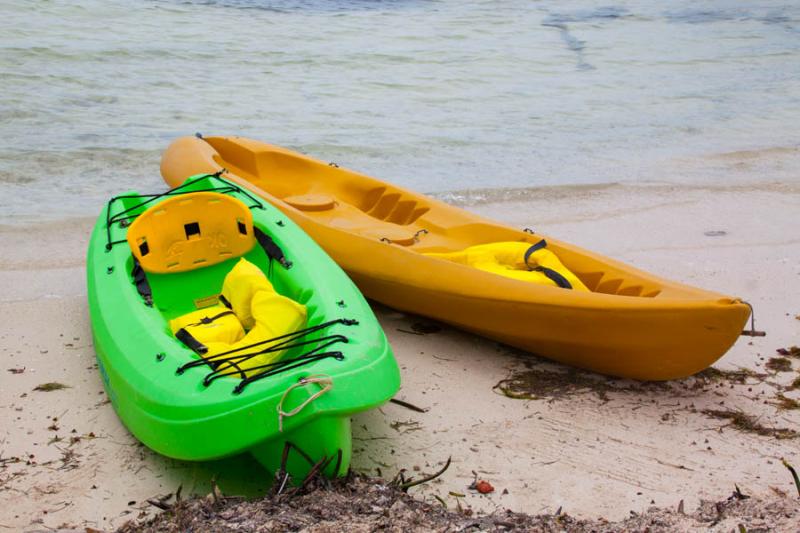 Kayak en la Playa, Isla de San Andres, Archipielag...