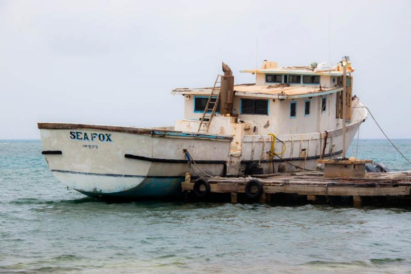 Barco en El Muelle, Isla de San Andres, Archipiela...