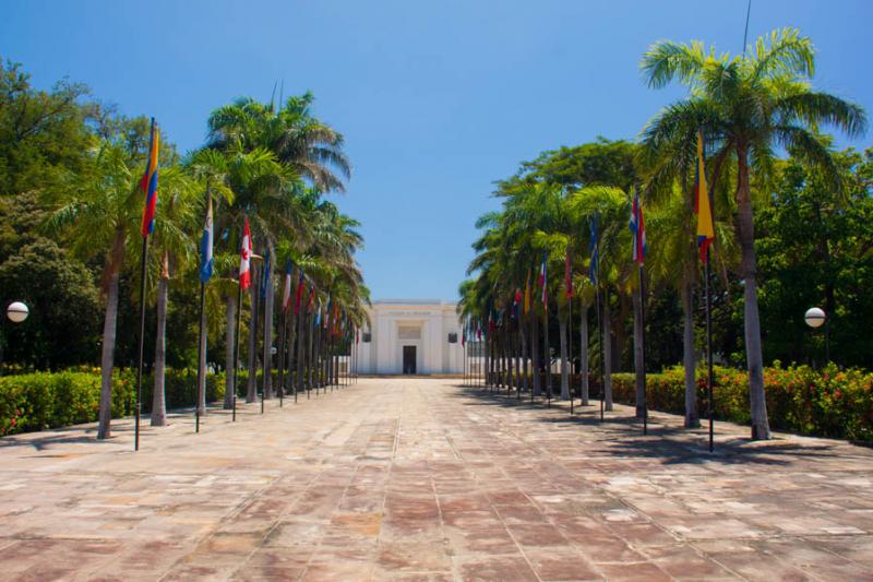 Plaza de Banderas y Altar de la Patria, Quinta de ...