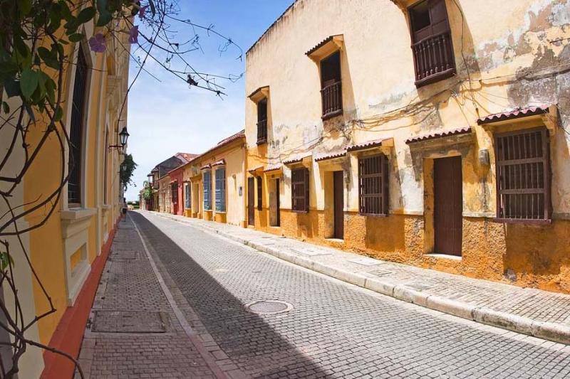 Calle de Gastelbondo Ciudad Amurallada Cartagena, ...