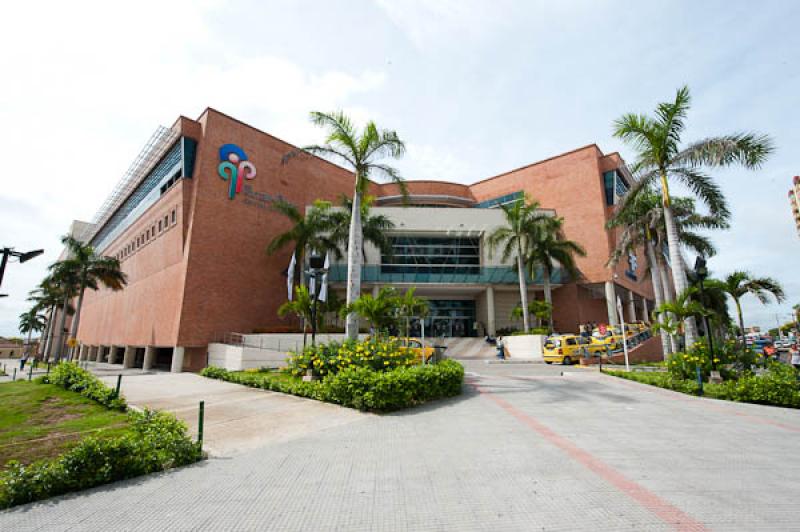 Centro Comercial Portal del Prado, Barrio El Prado...