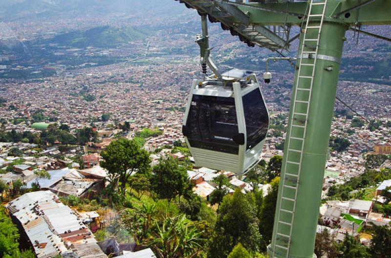 Metrocable, Barrio Santo Domingo, Medellin, Antioq...