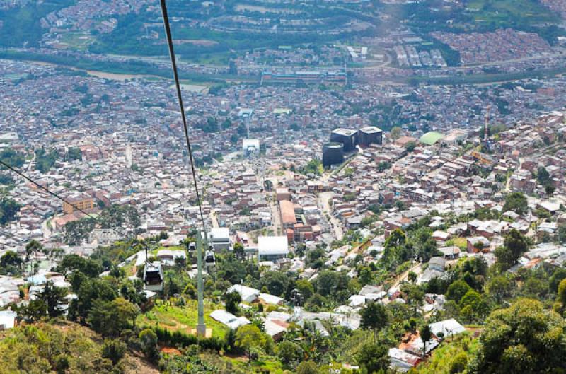 Metrocable, Barrio Santo Domingo, Medellin, Antioq...