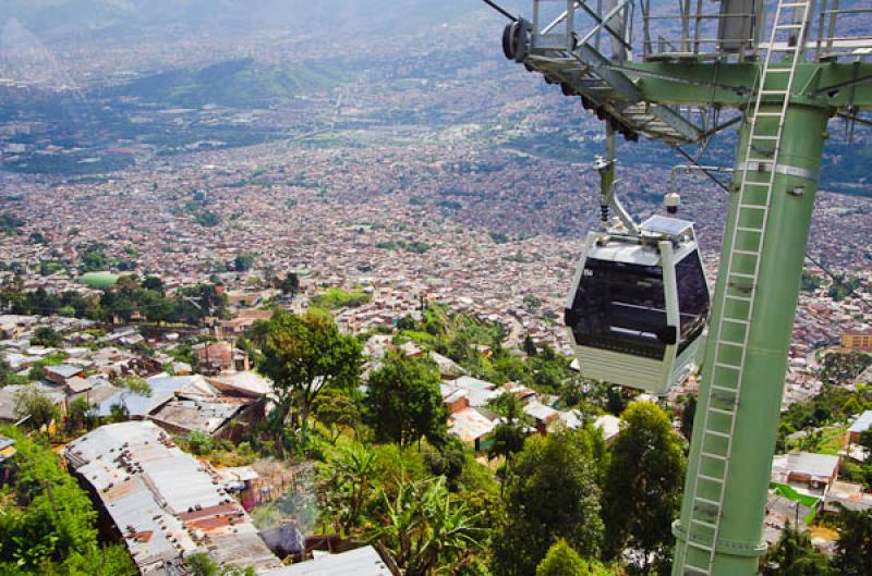 Metrocable, Barrio Santo Domingo, Medellin, Antioq...