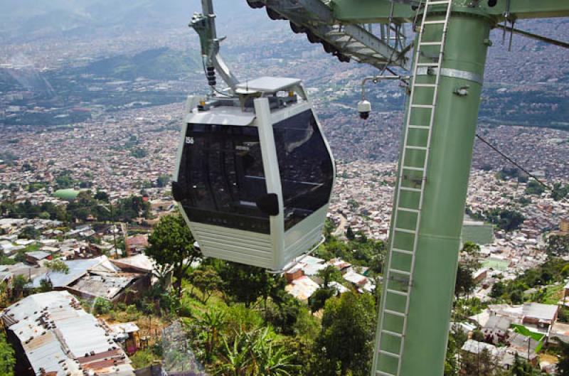 Metrocable, Barrio Santo Domingo, Medellin, Antioq...