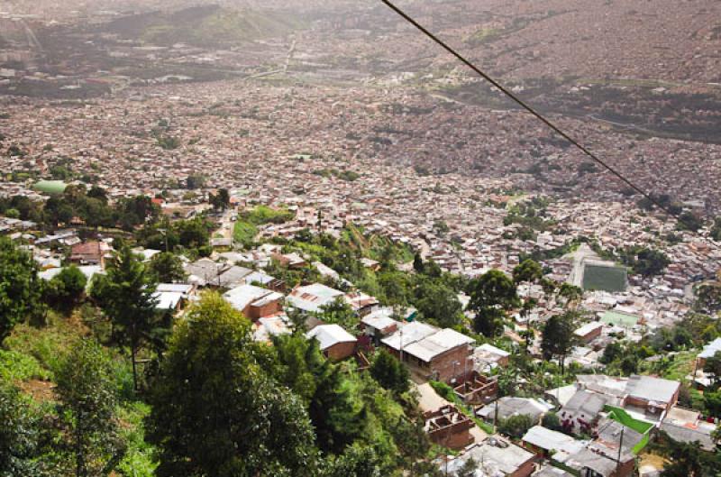 Metrocable, Barrio Santo Domingo, Medellin, Antioq...