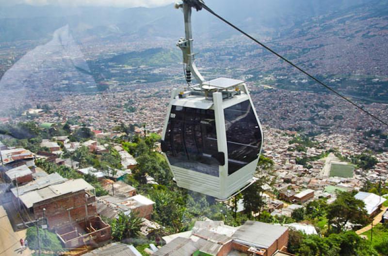 Metrocable, Barrio Santo Domingo, Medellin, Antioq...