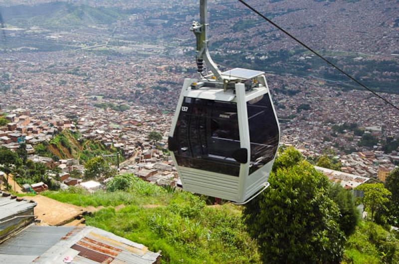 Metrocable, Barrio Santo Domingo, Medellin, Antioq...