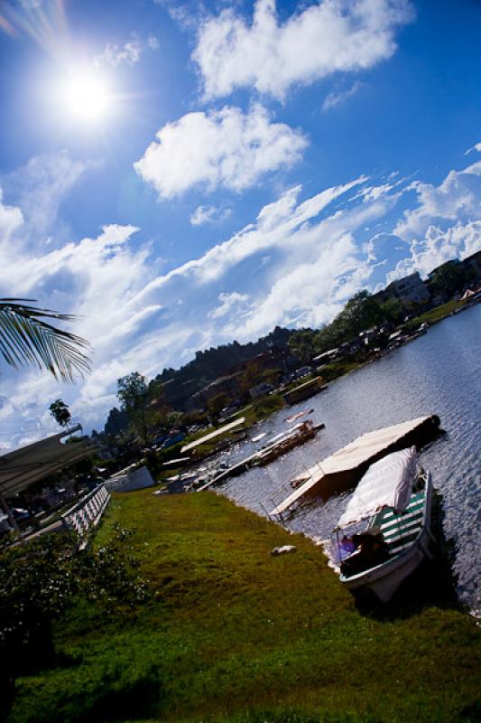 Embalse de Guatape, Guatape, Oriente Antioqueño, ...