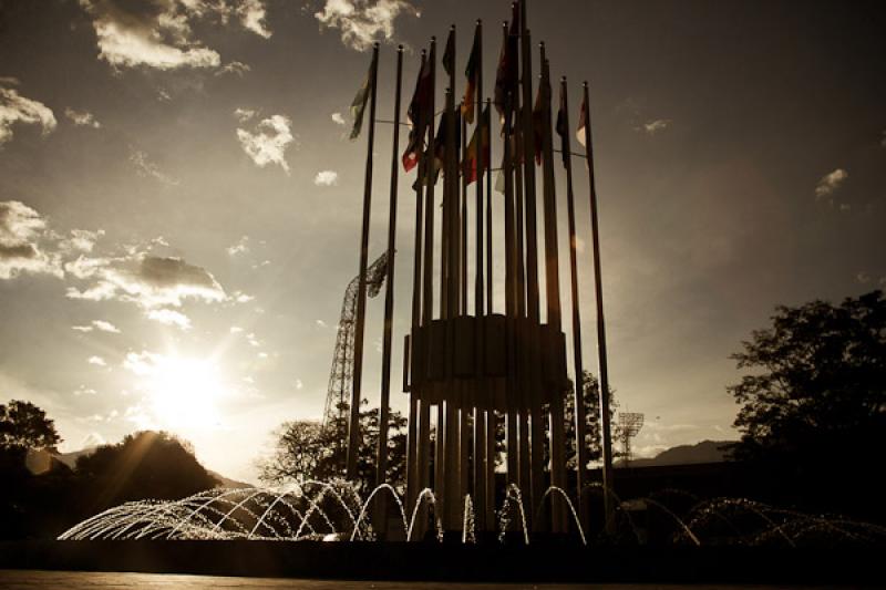 Plaza de Banderas, Estadio Atanasio Girardot, Mede...