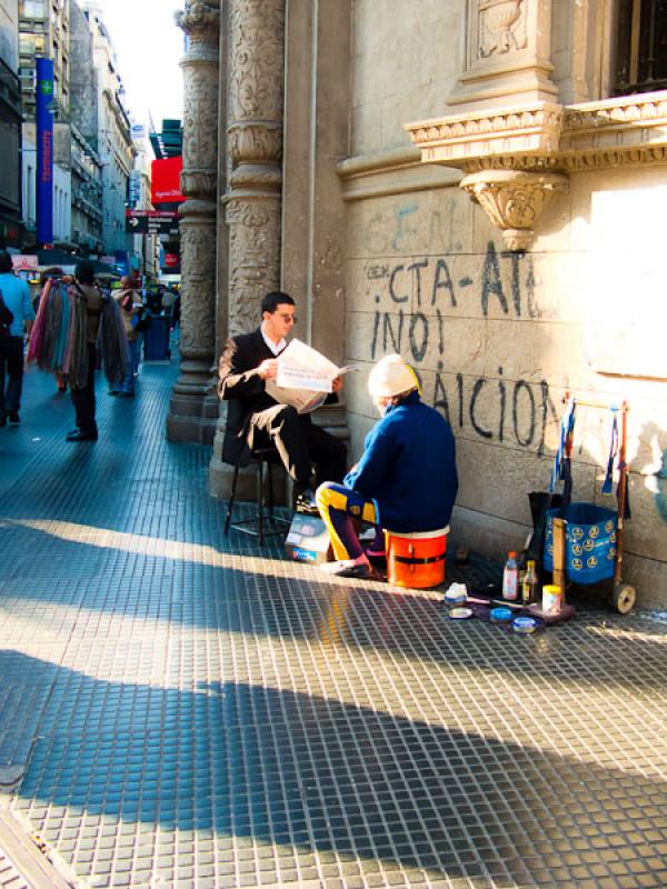 Limpiabotas en Buenos Aires, Argentina, Sur Americ...