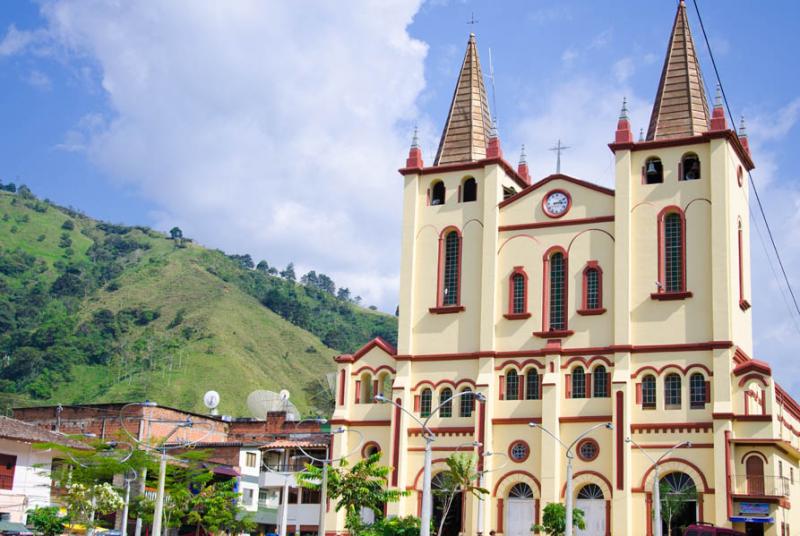 Iglesia Santuario del Santo Cristo, Cañasgordas, ...