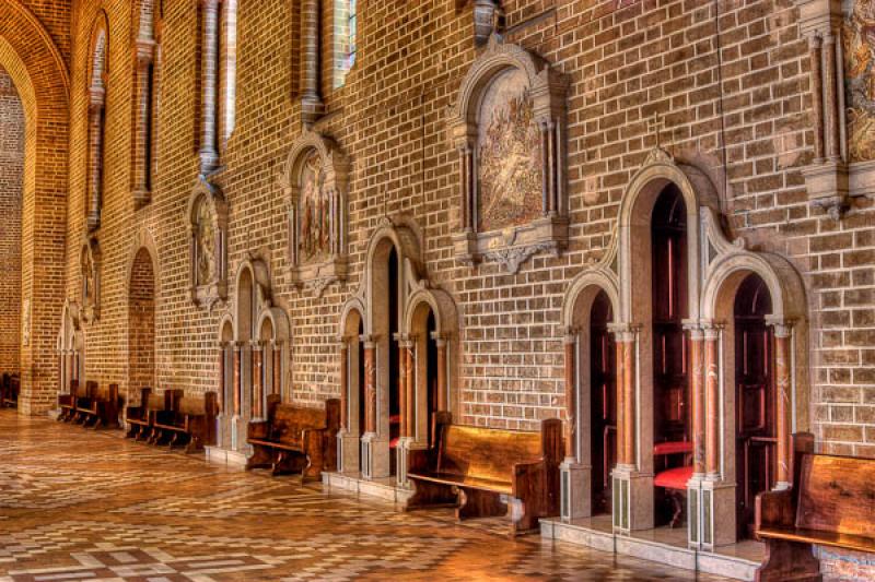 Confesonarios, Catedral Metropolitana de Medellin,...