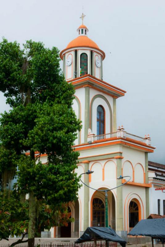 Iglesia Parroquial de San Antonio, Tamesis, Suroes...