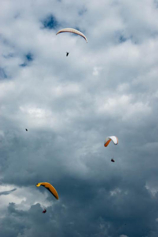 Parapente en Bello, Valle de Aburra, Medellin, Col...