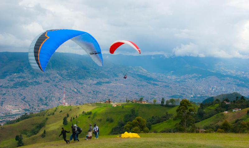 Parapente en Bello, Valle del Aburra, Medellin, Co...