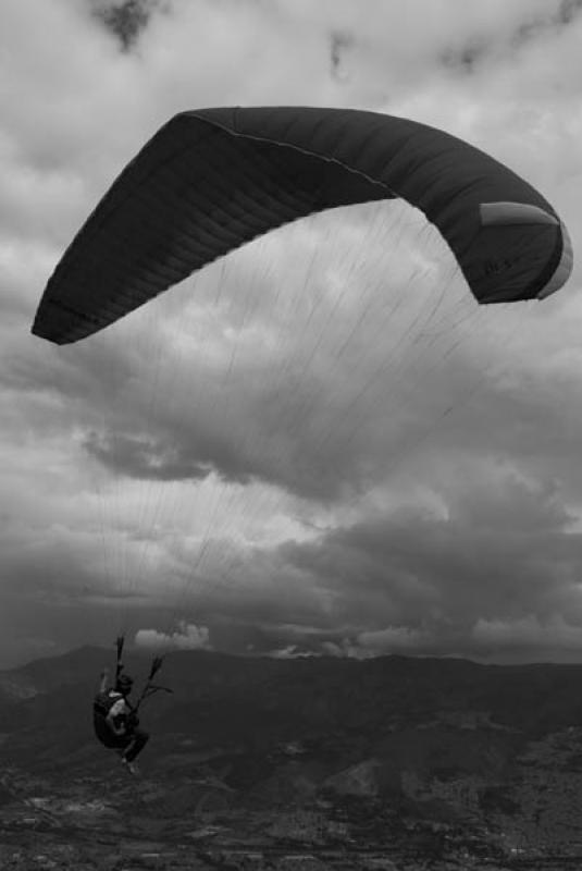 Parapente en Bello, Valle de Aburra, Medellin, Col...