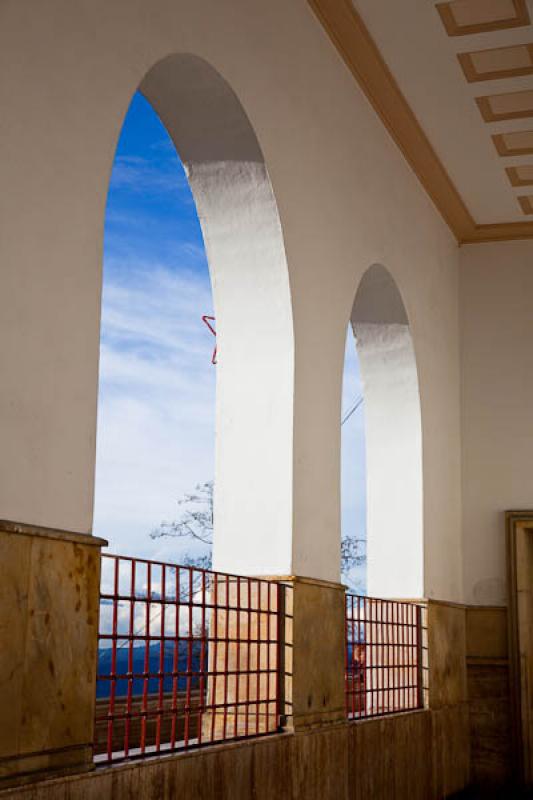 Ventana del Santuario del Señor Caido de Monserra...