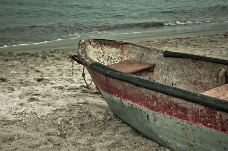 Canoa en la Playa