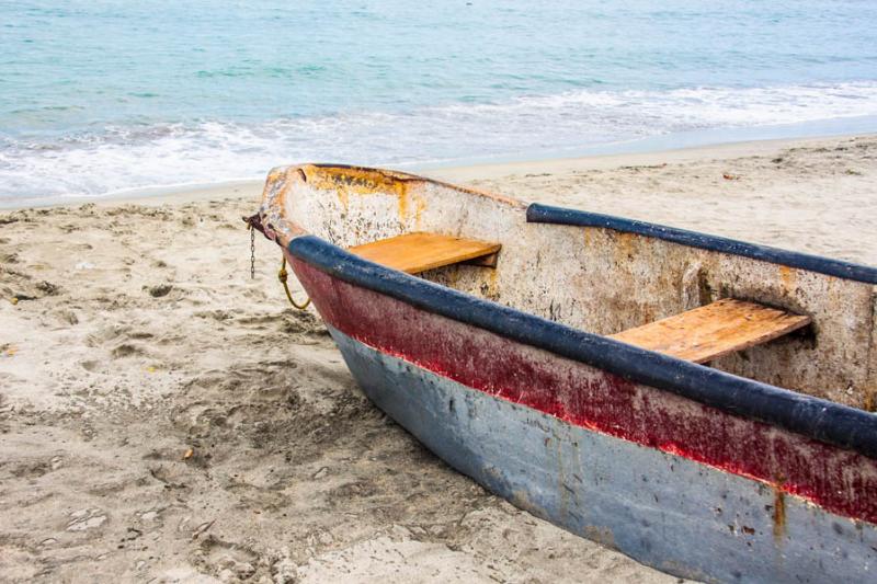 Canoa en la Playa