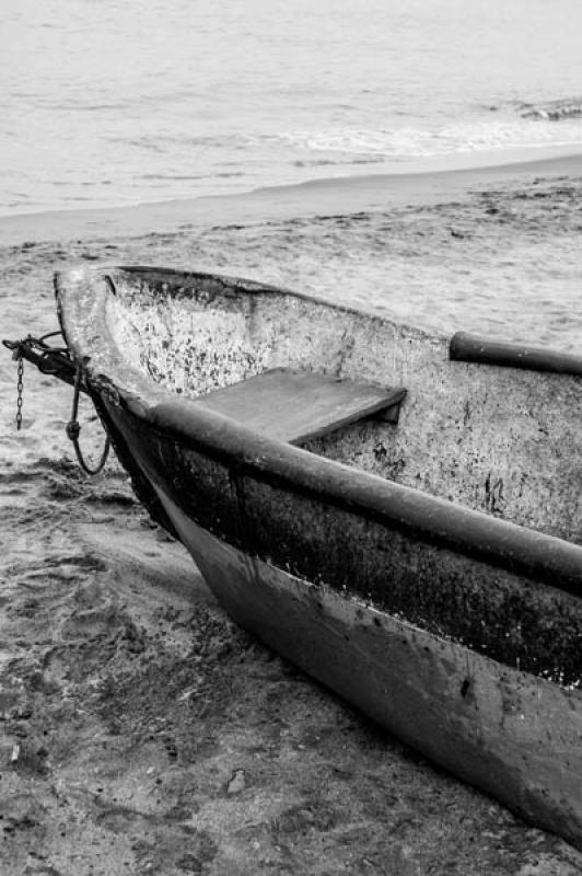 Canoa en la Playa