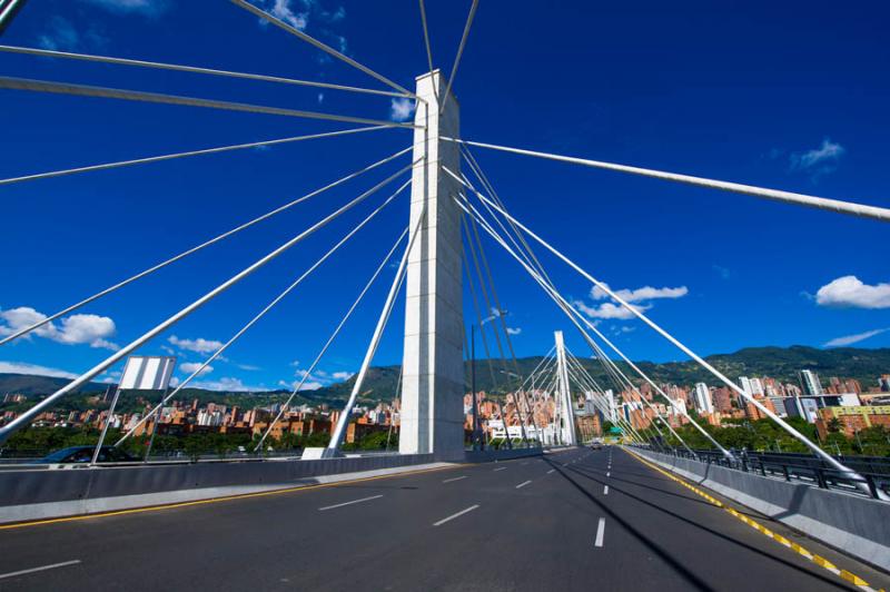 Puente de la Calle 4 Sur, Medellin, Antioquia, Col...