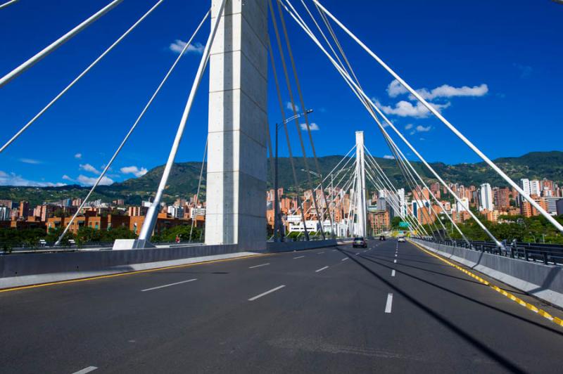 Puente de la Calle 4 Sur, Medellin, Antioquia, Col...