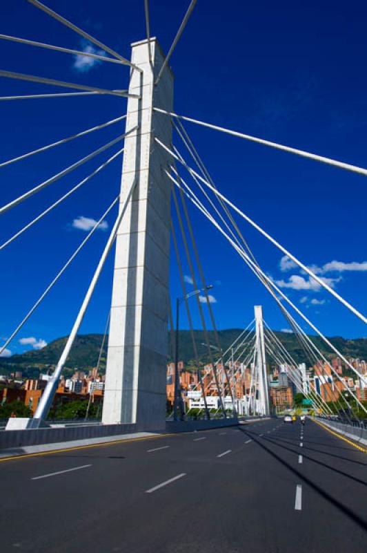 Puente de la Calle 4 Sur, Medellin, Antioquia, Col...