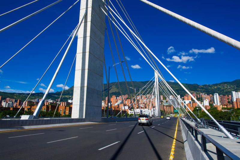 Puente de la Calle 4 Sur, Medellin, Antioquia, Col...