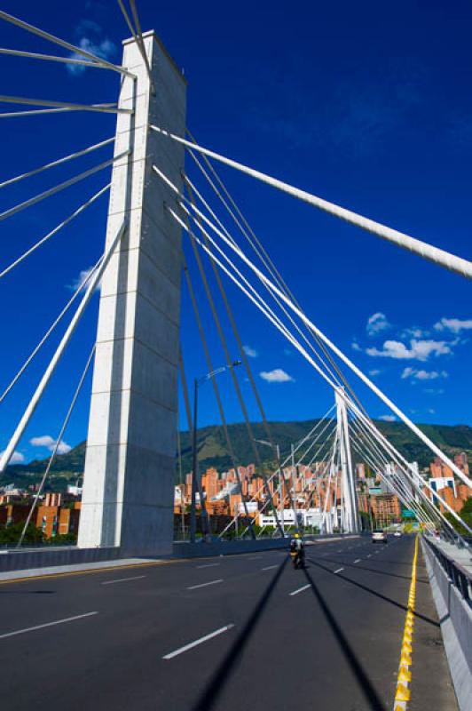 Puente de la Calle 4 Sur, Medellin, Antioquia, Col...