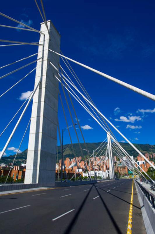 Puente de la Calle 4 Sur, Medellin, Antioquia, Col...