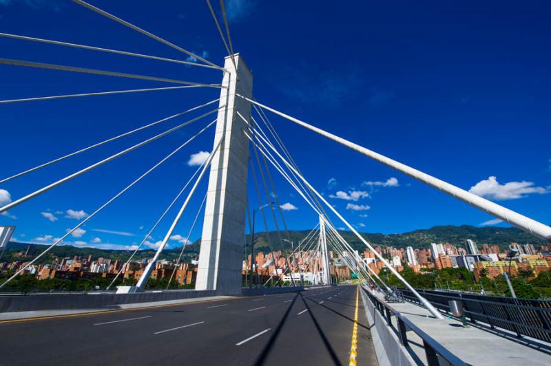 Puente de la Calle 4 Sur, Medellin, Antioquia, Col...