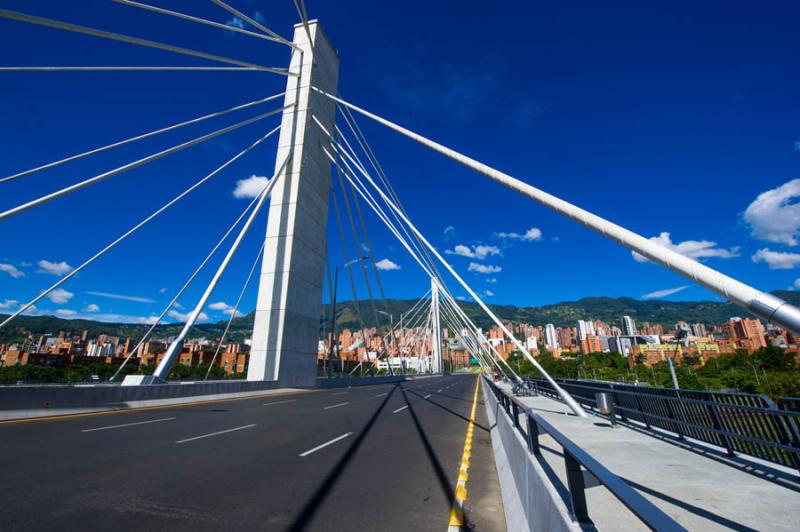 Puente de la Calle 4 Sur, Medellin, Antioquia, Col...