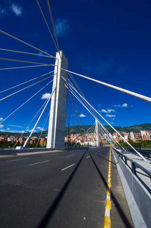 Puente de la Calle 4 Sur, Medellin, Antioquia, Col...