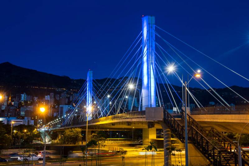 Puente de la Calle 4 Sur, Medellin, Antioquia, Col...