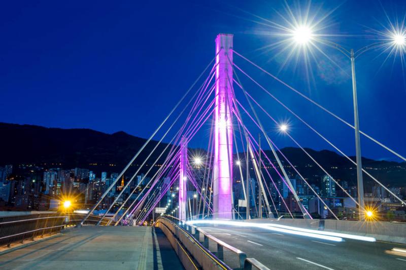 Puente de la Calle 4 Sur, Medellin, Antioquia, Col...