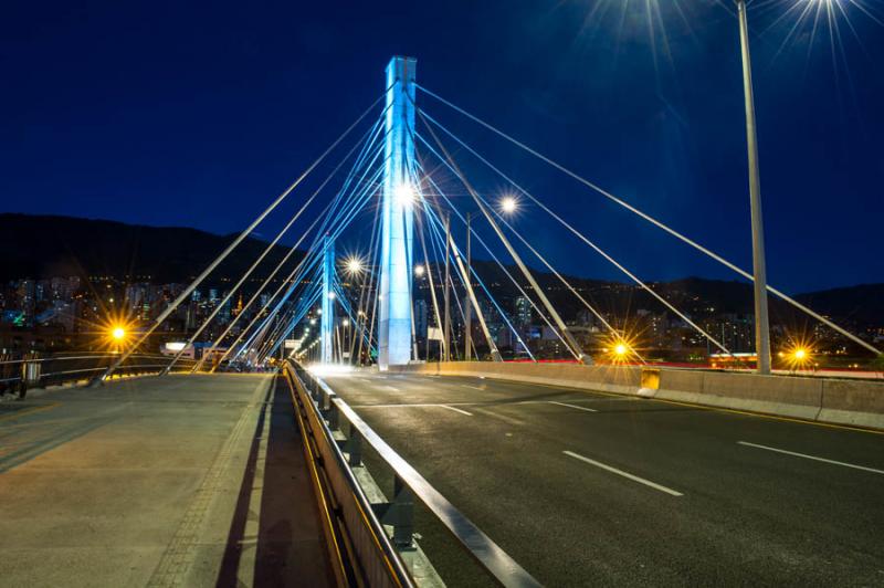 Puente de la Calle 4 Sur, Medellin, Antioquia, Col...