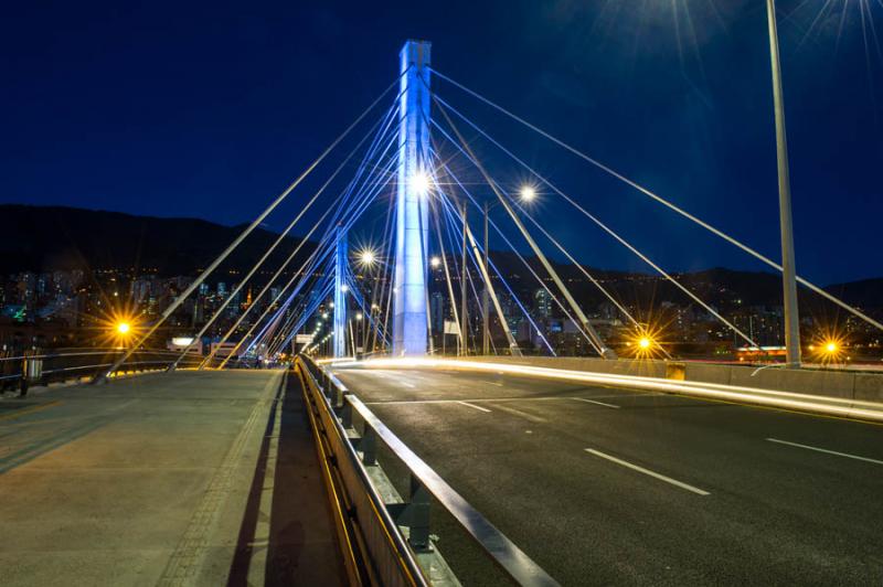 Puente de la Calle 4 Sur, Medellin, Antioquia, Col...