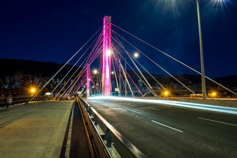 Puente de la Calle 4 Sur, Medellin, Antioquia, Col...