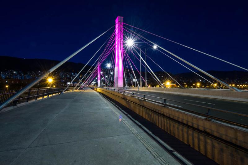 Puente de la Calle 4 Sur, Medellin, Antioquia, Col...