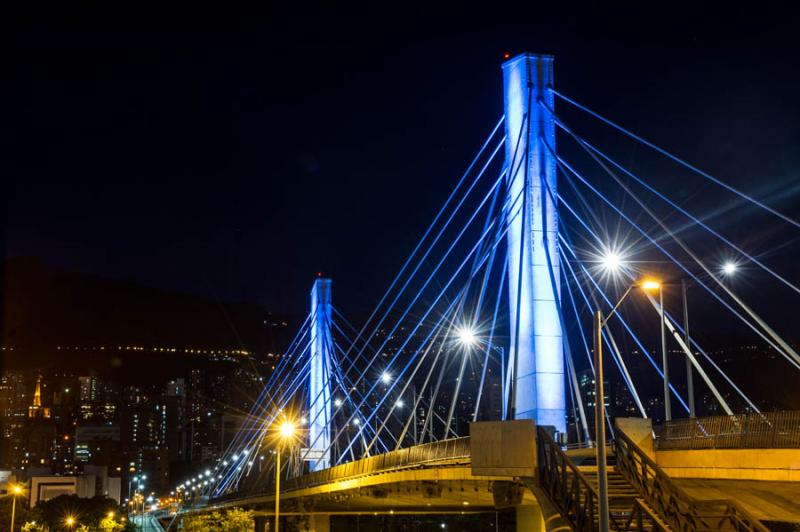 Puente de la Calle 4 Sur, Medellin, Antioquia, Col...