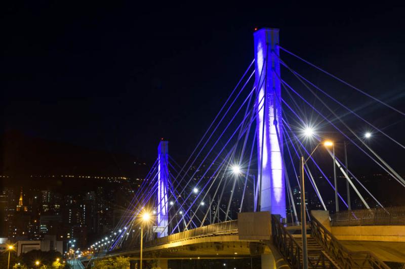 Puente de la Calle 4 Sur, Medellin, Antioquia, Col...