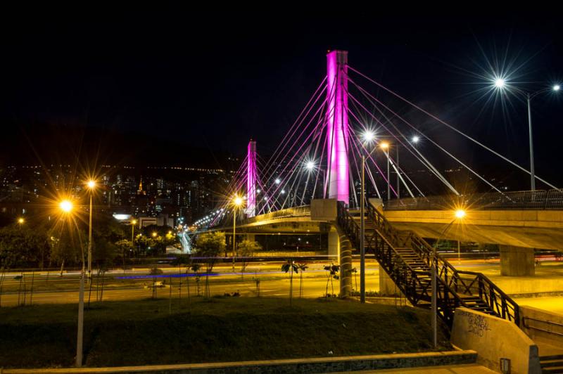 Puente de la Calle 4 Sur, Medellin, Antioquia, Col...