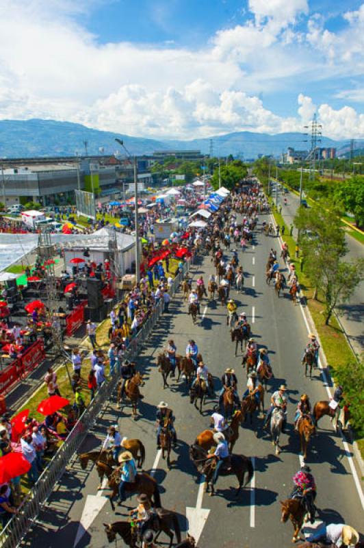 Cabalgata de las Flores, Feria de las Flores, Mede...